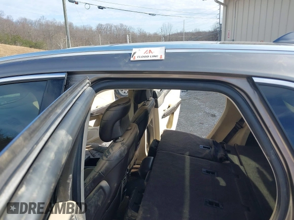 2016 Lincoln MKC Reserve with VIN 5LMCJ3D97GUJ31720, listed as a IAAI auction lot 41655116 with Not provided miles and . Bid and sale history available at DreamBid. Image 6.