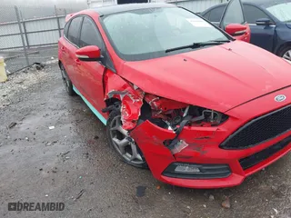 2015 Ford Focus ST with VIN 1FADP3L93FL224661, listed as a IAAI auction lot 41169980 with 113,283 mi miles. Bid and sale history available at carsss.com. Image 6.