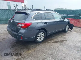 2018 Subaru Outback Premium с VIN 4S4BSACC3J3243070, выставлен на аукционе IAAI как лот 42291285 с пробегом 196 748 миль миль и . История ставок и продаж доступна на DreamBid. Изображение 4.