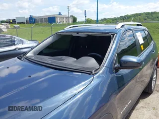 2020 Jeep Cherokee Latitude с VIN 1C4PJLCB7LD645140, выставлен на аукционе IAAI как лот 42330707 с пробегом 93 808 миль миль и . История ставок и продаж доступна на DreamBid. Изображение 6.