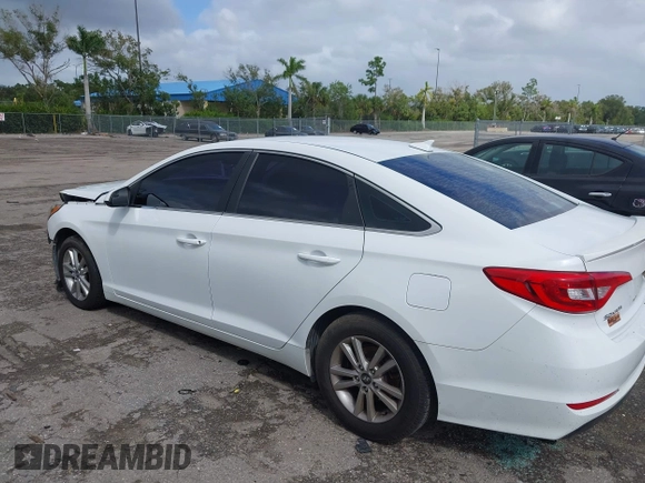 2017 Hyundai Sonata SE with VIN 5NPE24AF2HH572647, listed as a IAAI auction lot 40607675 with 117,259 mi miles and . Bid and sale history available at DreamBid. Image 3.