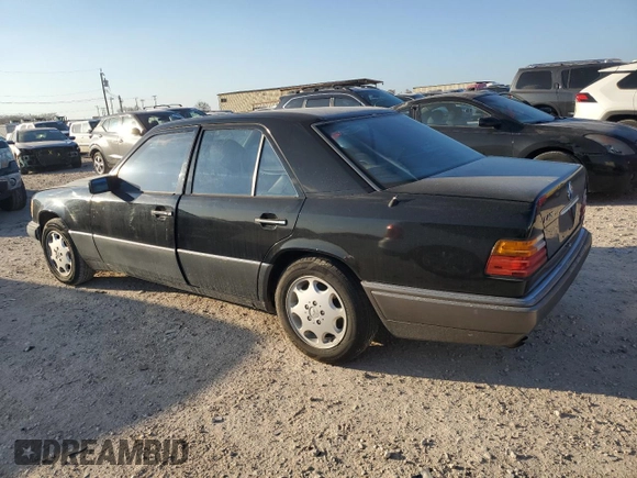 1994 Mercedes-Benz 400 E z VIN WDBEA34E8RC032408, wystawiony jako Copart lot #43827975 z przebiegiem 122 130 mil mil oraz Czysty tytuł • Clean title. Historia ofert i sprzedaży dostępna na DreamBid. Obrazek 2.