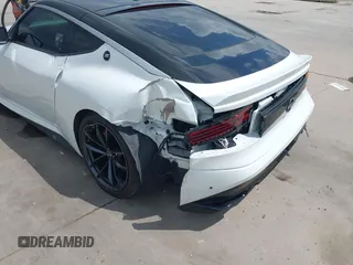 2024 Nissan Z Performance with VIN JN1BZ4BH1RM361447, listed as a IAAI auction lot 41903275 with 9,574 mi miles and . Bid and sale history available at DreamBid. Image 6.