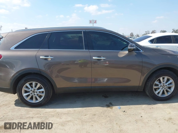 2019 Kia Sorento L with VIN 5XYPG4A35KG438309, listed as a IAAI auction lot 41539011 with 73,312 mi miles. Bid and sale history available at carsss.com. Image 13.