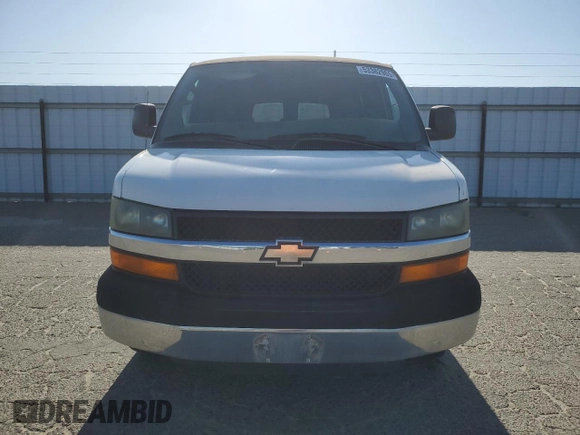 2006 Chevrolet Express Passenger z VIN 1GAHG35U361256706, wystawiony jako Copart lot #53382965 z przebiegiem 235 191 mil mil oraz Tytuł czysty. Historia ofert i sprzedaży dostępna na DreamBid. Obrazek 5.
