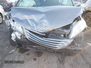 2017 Toyota Sienna XLE Auto Access Seat with VIN 5TDYZ3DC3HS880828, listed as a IAAI auction lot 41609436 with 106,855 mi miles and . Bid and sale history available at DreamBid. Image 6.