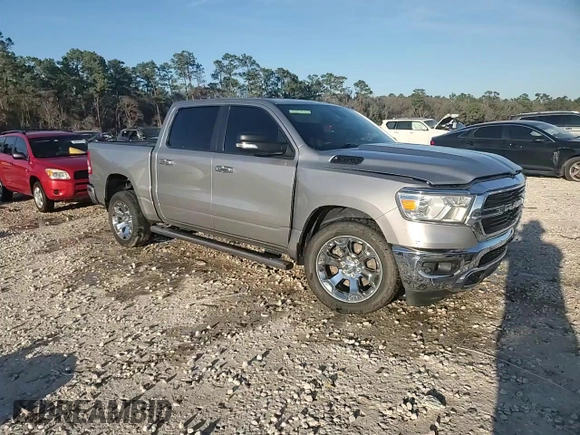 2019 Ram 1500 Big Horn z VIN 1C6RREFT3KN685393, wystawiony jako Copart lot #46754765 z przebiegiem 156 347 mil mil oraz Czysty tytuł • Clean title. Historia ofert i sprzedaży dostępna na DreamBid. Obrazek 13.