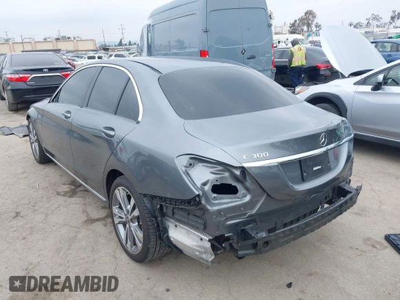 2019 Mercedes-Benz C 300 z VIN WDDWF8DB4KR463153, wystawiony jako IAAI lot #42168880 z przebiegiem 66 480 mil mil oraz . Historia ofert i sprzedaży dostępna na DreamBid. Obrazek 3.