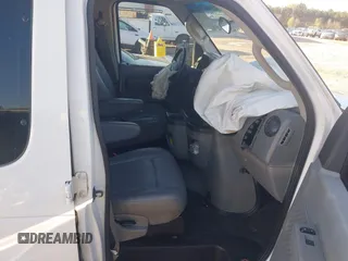 2013 Ford Econoline Cargo Commercial z VIN 1FTNE2EL9DDB37149, wystawiony jako IAAI lot #41971561 z przebiegiem 269 899 mil mil oraz . Historia ofert i sprzedaży dostępna na DreamBid. Obrazek 5.