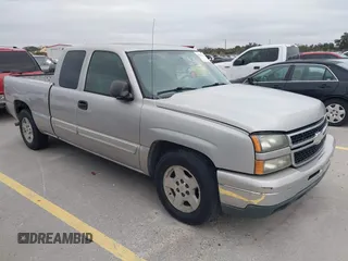 2006 Chevrolet Silverado 1500 LT1 with VIN 2GCEC19V961110690, listed as a IAAI auction lot 41338505 with 262,758 mi miles. Bid and sale history available at carsss.com. Image 1.