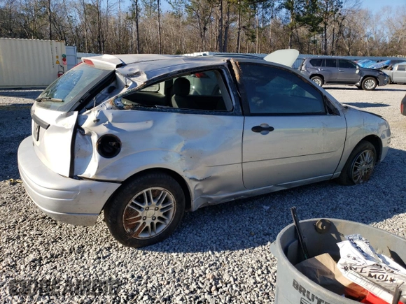 2005 Ford Focus S with VIN 3FAFP31N95R153930, listed as a Copart auction lot 47019315 with 96,985 mi miles and Salvage title. Bid and sale history available at DreamBid. Image 3.