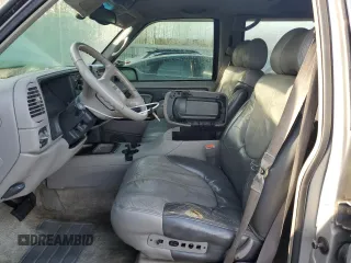 2000 GMC Denali z VIN 1GKEK13R9YR105616, wystawiony jako Copart lot #84221164 z przebiegiem 201 378 mil mil oraz Tytuł czysty. Historia ofert i sprzedaży dostępna na DreamBid. Obrazek 7.