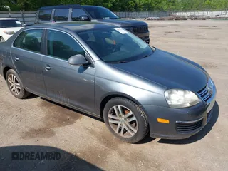 2005 Volkswagen Jetta 2.5L с VIN 3VWSF71K95M616748, выставлен на аукционе IAAI как лот 42111369 с пробегом Не указан миль и . История ставок и продаж доступна на DreamBid. Изображение 1.