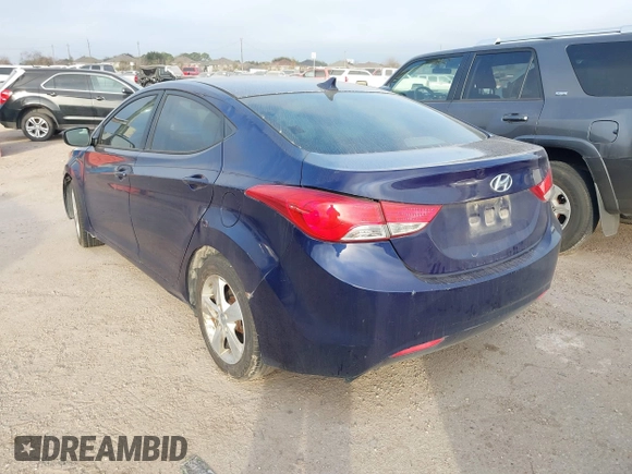 2013 Hyundai Elantra GLS z VIN 5NPDH4AE8DH310207, wystawiony jako IAAI lot #41170804 z przebiegiem 138 638 mil mil oraz . Historia ofert i sprzedaży dostępna na DreamBid. Obrazek 3.