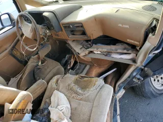1988 Ford Aerostar z VIN 1FMDA11U3JZA88489, wystawiony jako Copart lot #77671624 z przebiegiem Nie podano mil oraz Szkody całkowita. Historia ofert i sprzedaży dostępna na DreamBid. Obrazek 8.