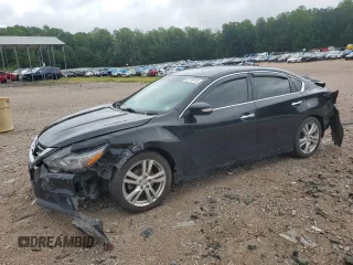 2017 Nissan Altima SR with VIN 1N4BL3AP5HC186163, listed as a Copart auction lot 62719715 with 220,715 mi miles and Salvage title. Bid and sale history available at DreamBid. Image 1.
