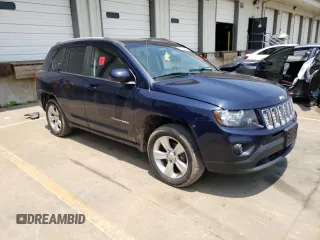 2016 Jeep Compass Latitude with VIN 1C4NJDEB4GD758009, listed as a Copart auction lot 60704745 with 143,393 mi miles and Salvage title. Bid and sale history available at DreamBid. Image 4.