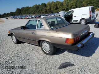 1987 Mercedes-Benz 560 with VIN WDBBA48D1HA062323, listed as a Copart auction lot 70785994 with 138,909 mi miles and Clean Title. Bid and sale history available at carsss.com. Image 2.