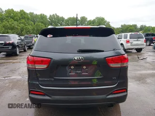 2017 Kia Sorento LX с VIN 5XYPGDA52HG291151, выставлен на аукционе IAAI как лот 42294750 с пробегом 134 442 миль миль и . История ставок и продаж доступна на DreamBid. Изображение 16.
