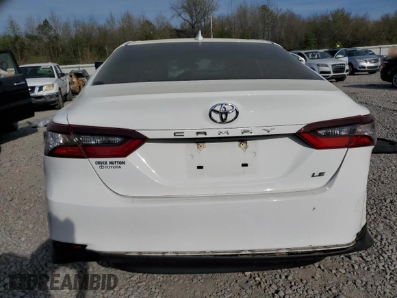 2023 Toyota Camry LE z VIN 4T1C11AK0PU109024, wystawiony jako Copart lot #50105815 z przebiegiem 43 666 mil mil oraz Szkoda całkowita • Salvage title. Historia ofert i sprzedaży dostępna na DreamBid. Obrazek 6.