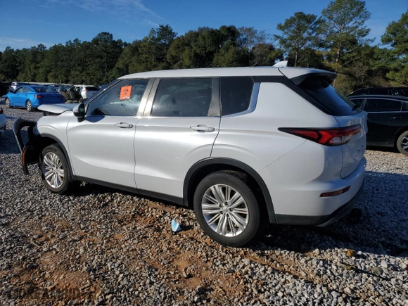 2022 Mitsubishi Outlander ES with VIN JA4J3TA84NZ086542, listed as a Copart auction lot 41541985 with 28,223 mi miles and Salvage Title. Bid and sale history available at carsss.com. Image 2.