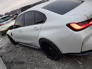2023 BMW M3 Competition xDrive z VIN WBS43AY05PFP19411, wystawiony jako Copart lot #85955874 z przebiegiem 18 709 mil mil oraz Szkoda całkowita • Salvage title. Historia ofert i sprzedaży dostępna na DreamBid. Obrazek 2.