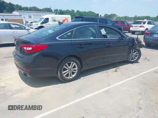 2015 Hyundai Sonata SE z VIN 5NPE24AF0FH205355, wystawiony jako IAAI lot #42419168 z przebiegiem 47 838 mil mil oraz . Historia ofert i sprzedaży dostępna na DreamBid. Obrazek 4.