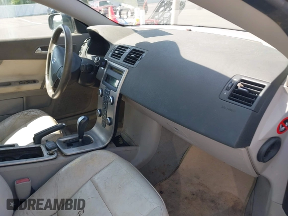 2010 Volvo C70 z VIN YV1672MC3AJ092362, wystawiony jako IAAI lot #42536725 z przebiegiem 79 474 mil mil oraz . Historia ofert i sprzedaży dostępna na DreamBid. Obrazek 5.