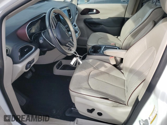 2017 Chrysler Pacifica Limited z VIN 2C4RC1GG1HR504842, wystawiony jako Copart lot #54970065 z przebiegiem 117 802 mil mil oraz Szkoda całkowita • Salvage title. Historia ofert i sprzedaży dostępna na DreamBid. Obrazek 7.