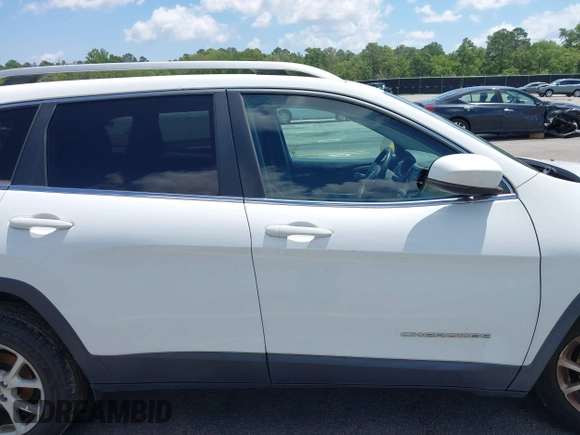 2016 Jeep Cherokee Latitude with VIN 1C4PJLCB0GW291357, listed as a IAAI auction lot 42312356 with 105,692 mi miles and . Bid and sale history available at DreamBid. Image 19.