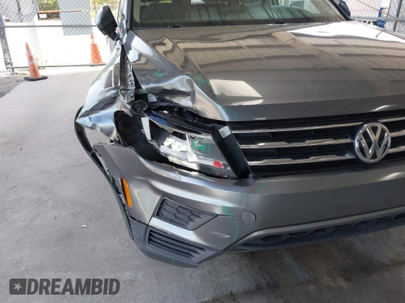 2018 Volkswagen Tiguan S с VIN 3VV1B7AX5JM052288, выставлен на аукционе IAAI как лот 42593264 с пробегом 143 029 миль миль и . История ставок и продаж доступна на DreamBid. Изображение 6.