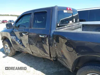 2017 Ram 1500 SLT z VIN 1C6RR6GGXHS786190, wystawiony jako IAAI lot #41822528 z przebiegiem 174 381 mil mil oraz . Historia ofert i sprzedaży dostępna na DreamBid. Obrazek 14.