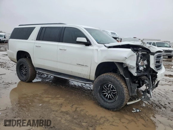 2018 GMC Yukon XL SLT with VIN 1GKS2GKC5JR345741, listed as a Copart auction lot 42585015 with 135,204 mi miles and Salvage Title. Bid and sale history available at carsss.com. Image 4.