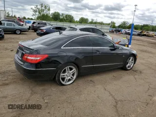 2012 Mercedes-Benz E 350 with VIN WDDKJ5KB8CF142816, listed as a Copart auction lot 58254635 with 135,275 mi miles and Clean title. Bid and sale history available at DreamBid. Image 3.