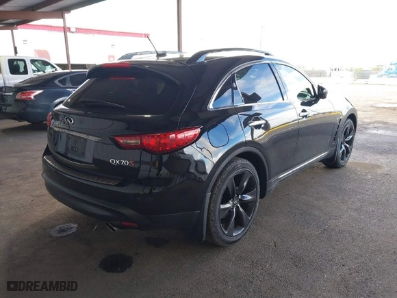 2016 Infiniti QX70 with VIN JN8CS1MW2GM752589, listed as a IAAI auction lot 41826357 with 142,469 mi miles. Bid and sale history available at carsss.com. Image 4.