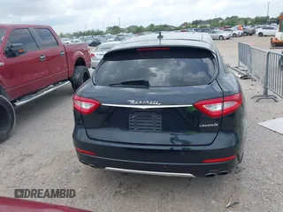 2017 Maserati Levante z VIN ZN661XUA0HX212398, wystawiony jako IAAI lot #42125919 z przebiegiem 54 157 mil mil oraz . Historia ofert i sprzedaży dostępna na DreamBid. Obrazek 17.