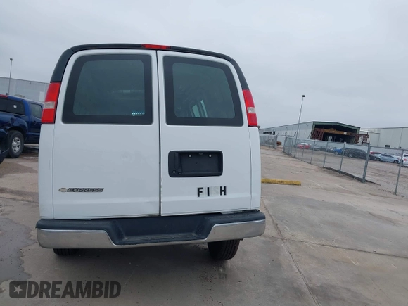 2018 Chevrolet Express Cargo Van with VIN 1GCWGAFG3J1905280, listed as a IAAI auction lot 41610303 with 262,115 mi miles. Bid and sale history available at carsss.com. Image 17.