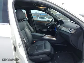 2014 Mercedes-Benz E-Class E 350 Luxury with VIN WDDHF8JBXEA852122, listed as a IAAI auction lot 41659079 with 60,991 mi miles. Bid and sale history available at carsss.com. Image 5.