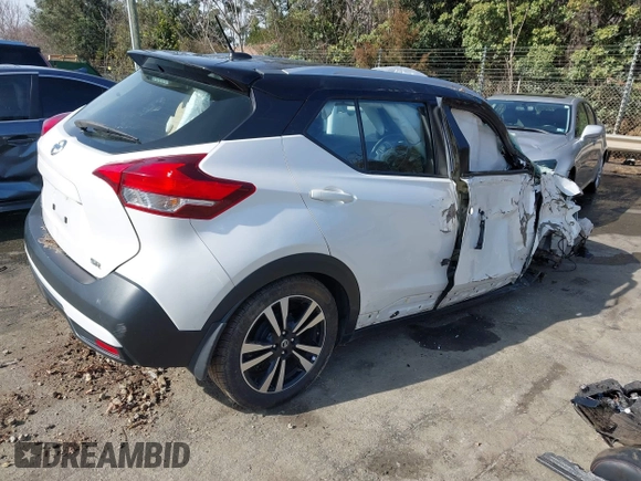 2019 Nissan Kicks SR with VIN 3N1CP5CU1KL538879, listed as a IAAI auction lot 41588710 with 118,002 mi miles. Bid and sale history available at carsss.com. Image 4.
