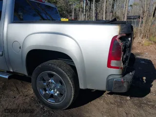 2011 GMC Sierra 1500 SLE with VIN 3GTP1VE08BG303883, listed as a IAAI auction lot 41448142 with 224,788 mi miles. Bid and sale history available at carsss.com. Image 12.