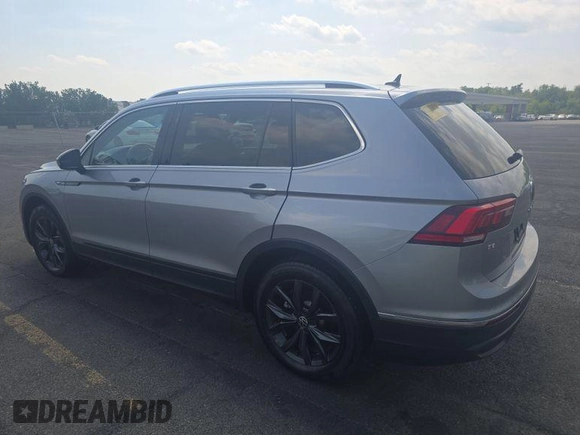 2024 Volkswagen Tiguan SE с VIN 3VV3B7AX6RM085904, выставлен на аукционе IAAI как лот 42852870 с пробегом 27 302 миль миль и . История ставок и продаж доступна на DreamBid. Изображение 11.
