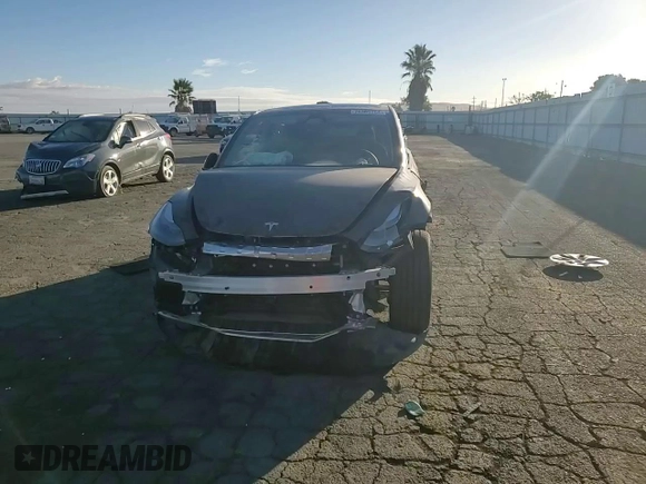 2024 Tesla Model Y Long Range с VIN 7SAYGDEE3RF008119, выставлен на аукционе Copart как лот 76385264 с пробегом 2 918 миль миль и Списание • Salvage title. История ставок и продаж доступна на DreamBid. Изображение 11.