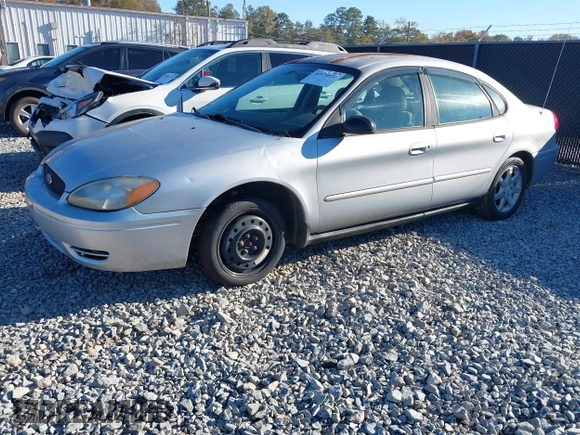 2004 Ford Taurus SES with VIN 1FAFP55U74A157139, listed as a IAAI auction lot 40979572 with 203,935 mi miles and . Bid and sale history available at DreamBid. Image 2.