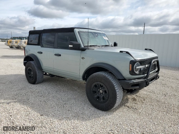 2022 Ford Bronco with VIN 1FMEE5DP9NLB08355, listed as a Copart auction lot 44385725 with 23,935 mi miles and Non Repairable. Bid and sale history available at carsss.com. Image 4.