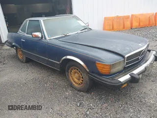 1985 Mercedes-Benz 380 z VIN WDBBA45C1FA018962, wystawiony jako IAAI lot #42449076 z przebiegiem 142 436 mil mil oraz . Historia ofert i sprzedaży dostępna na DreamBid. Obrazek 1.
