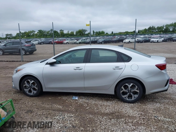 2021 Kia Forte FE z VIN 3KPF24AD6ME286740, wystawiony jako IAAI lot #40040318 z przebiegiem 60 179 mil mil oraz . Historia ofert i sprzedaży dostępna na DreamBid. Obrazek 14.