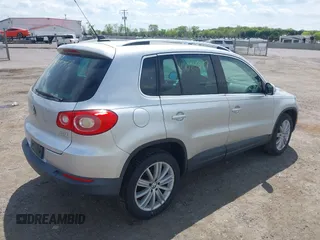 2011 Volkswagen Tiguan SE with VIN WVGBV7AX4BW532488, listed as a IAAI auction lot 42084347 with 107,529 mi miles and . Bid and sale history available at DreamBid. Image 4.