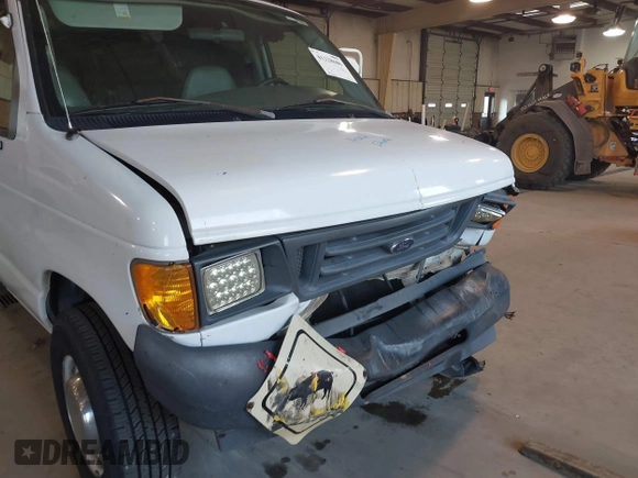 2004 Ford Econoline Cargo with VIN 1FTSS34L24HB31415, listed as a IAAI auction lot 41228686 with 283,620 mi miles and . Bid and sale history available at DreamBid. Image 12.