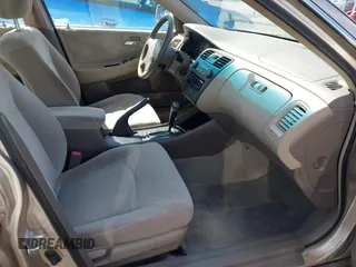 2001 Honda Accord LX with VIN 1HGCG66501A005789, listed as a IAAI auction lot 42217613 with 135,801 mi miles and . Bid and sale history available at DreamBid. Image 5.