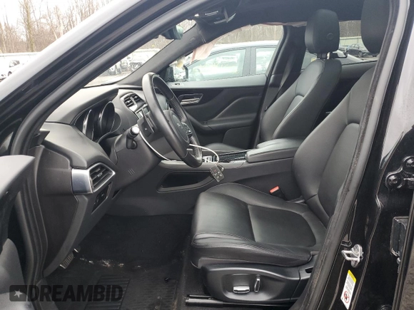2019 Jaguar F-Pace 25t Premium z VIN SADCJ2FXXKA367127, wystawiony jako Copart lot #51574245 z przebiegiem 45 868 mil mil oraz Szkoda całkowita • Salvage title. Historia ofert i sprzedaży dostępna na DreamBid. Obrazek 7.